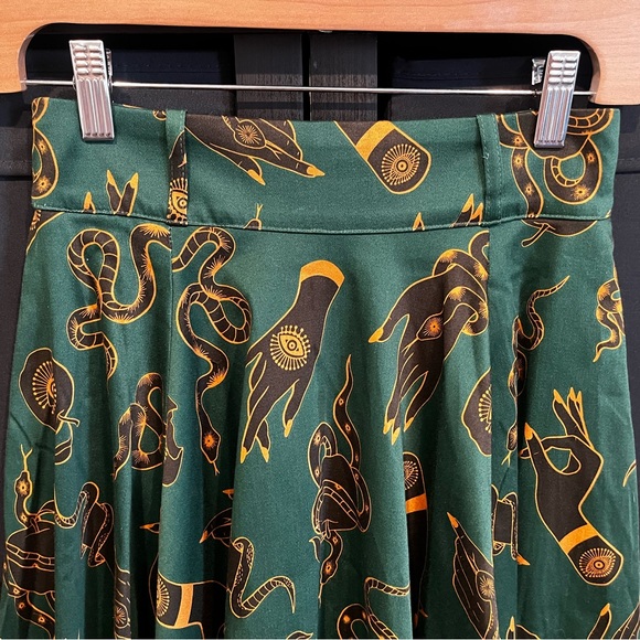 Pinup Couture PUG Laura Byrnes Green Swing Skirt In Garden Of Eden S, M, XL NWT - Picture 3 of 11